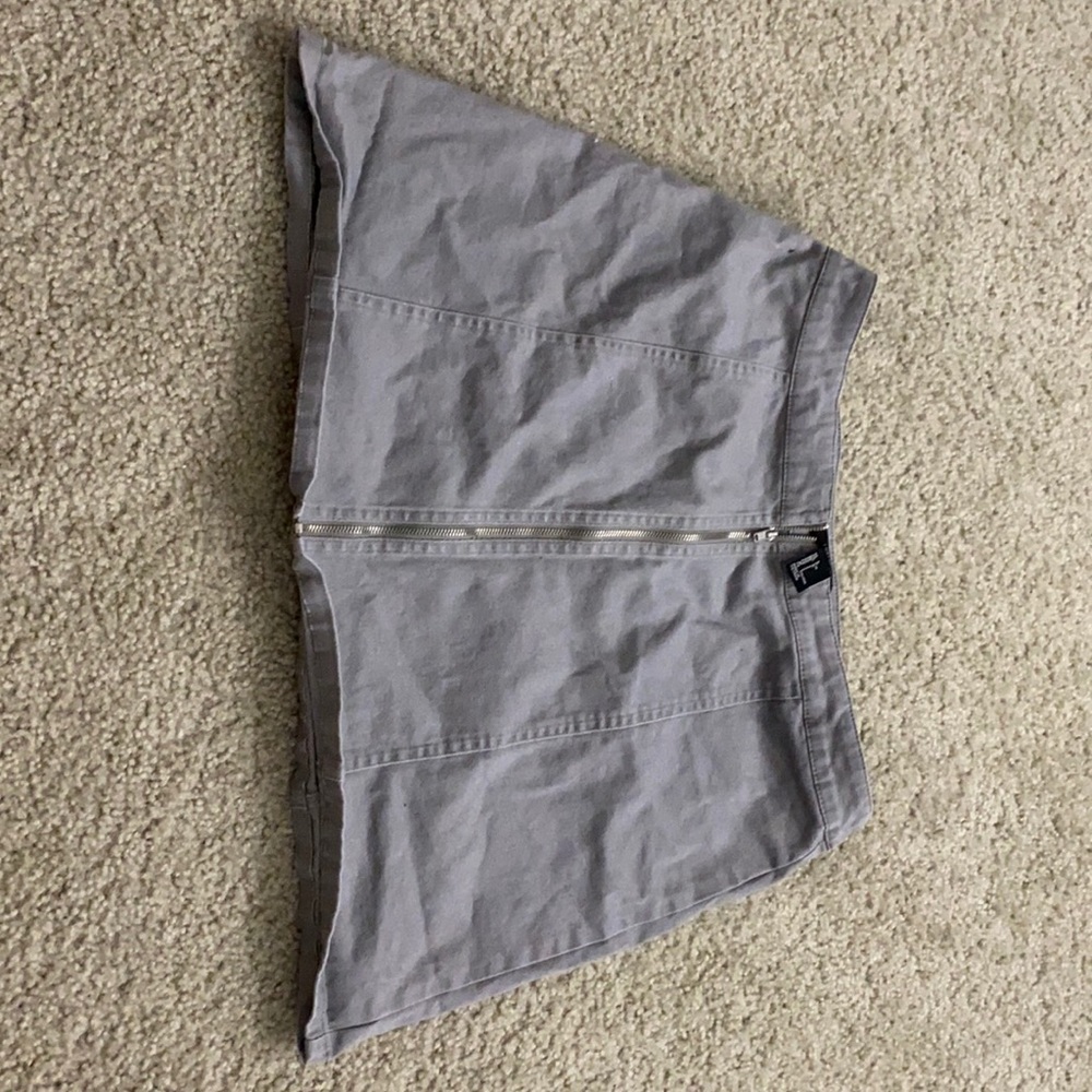 Grey skirt